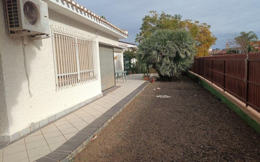 Herverkoop - Villa -
Orihuela Costa - Campoamor