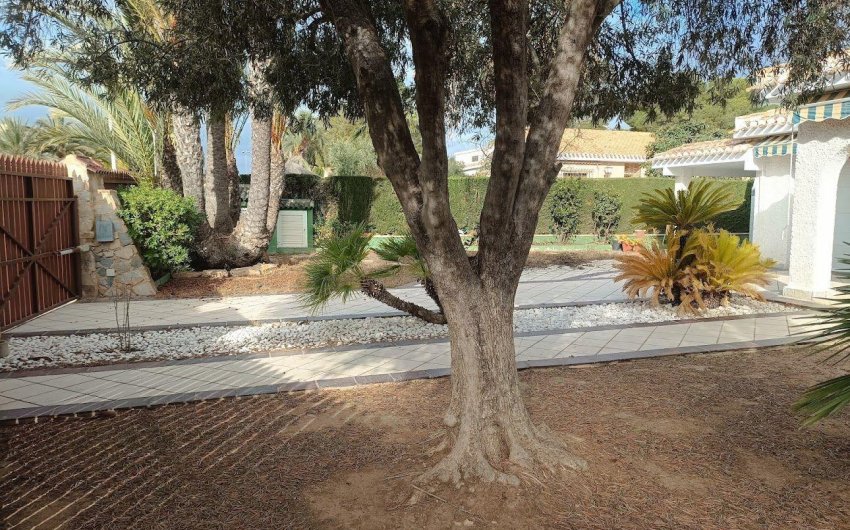 Herverkoop - Villa -
Orihuela Costa - Campoamor