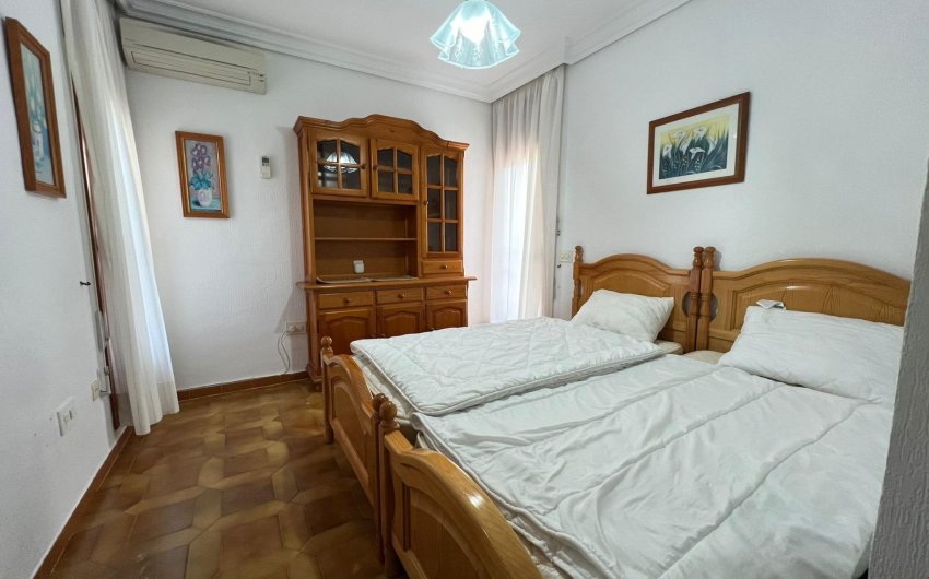 Herverkoop - Villa -
Orihuela Costa - Campoamor