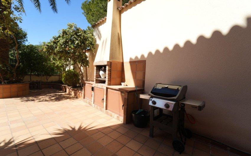 Herverkoop - Villa -
Orihuela Costa - Campoamor