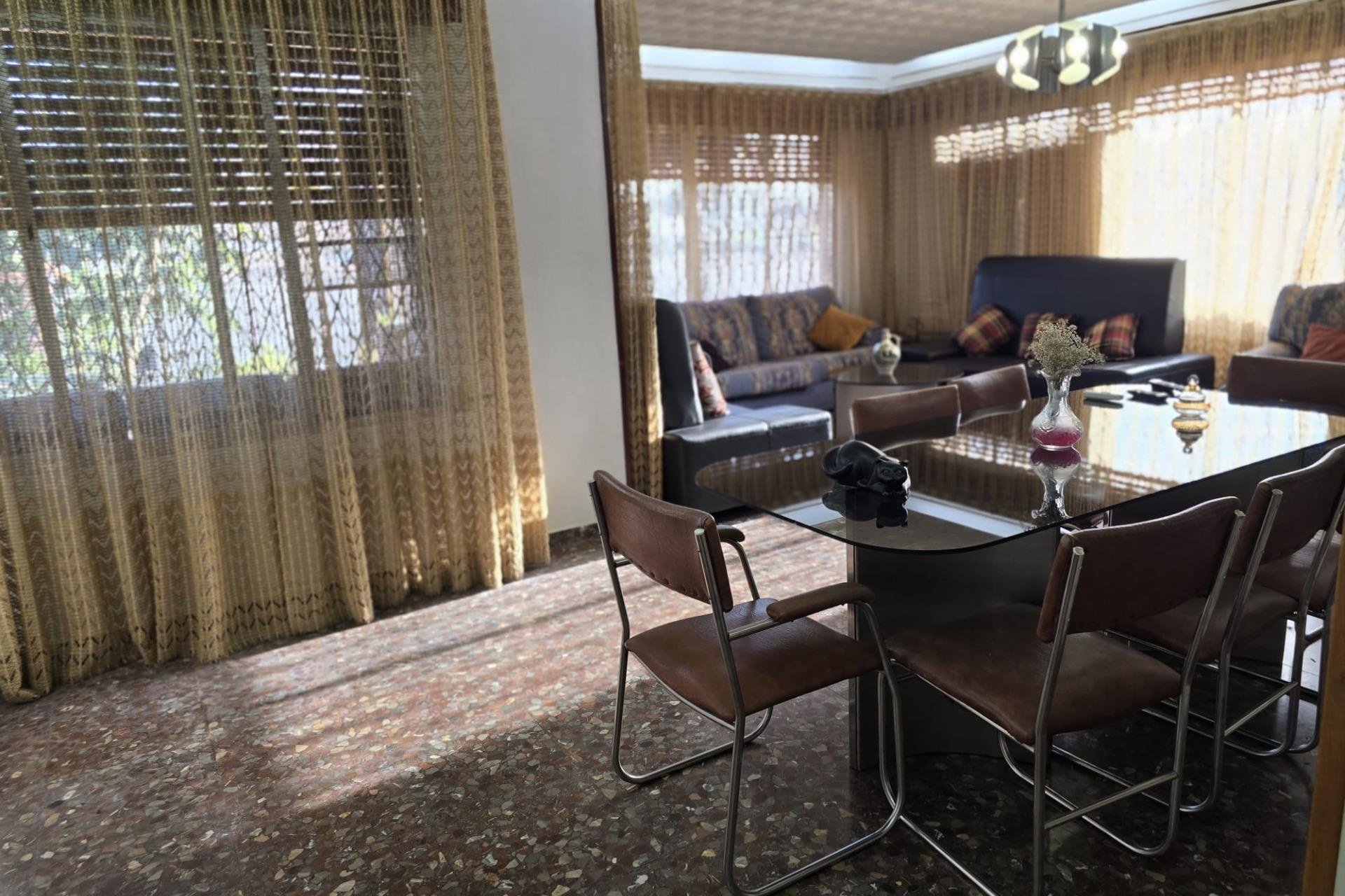 Herverkoop - Villa -
Orihuela Costa - Campoamor