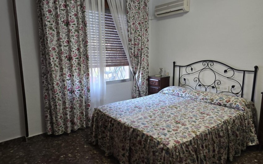 Herverkoop - Villa -
Orihuela Costa - Campoamor