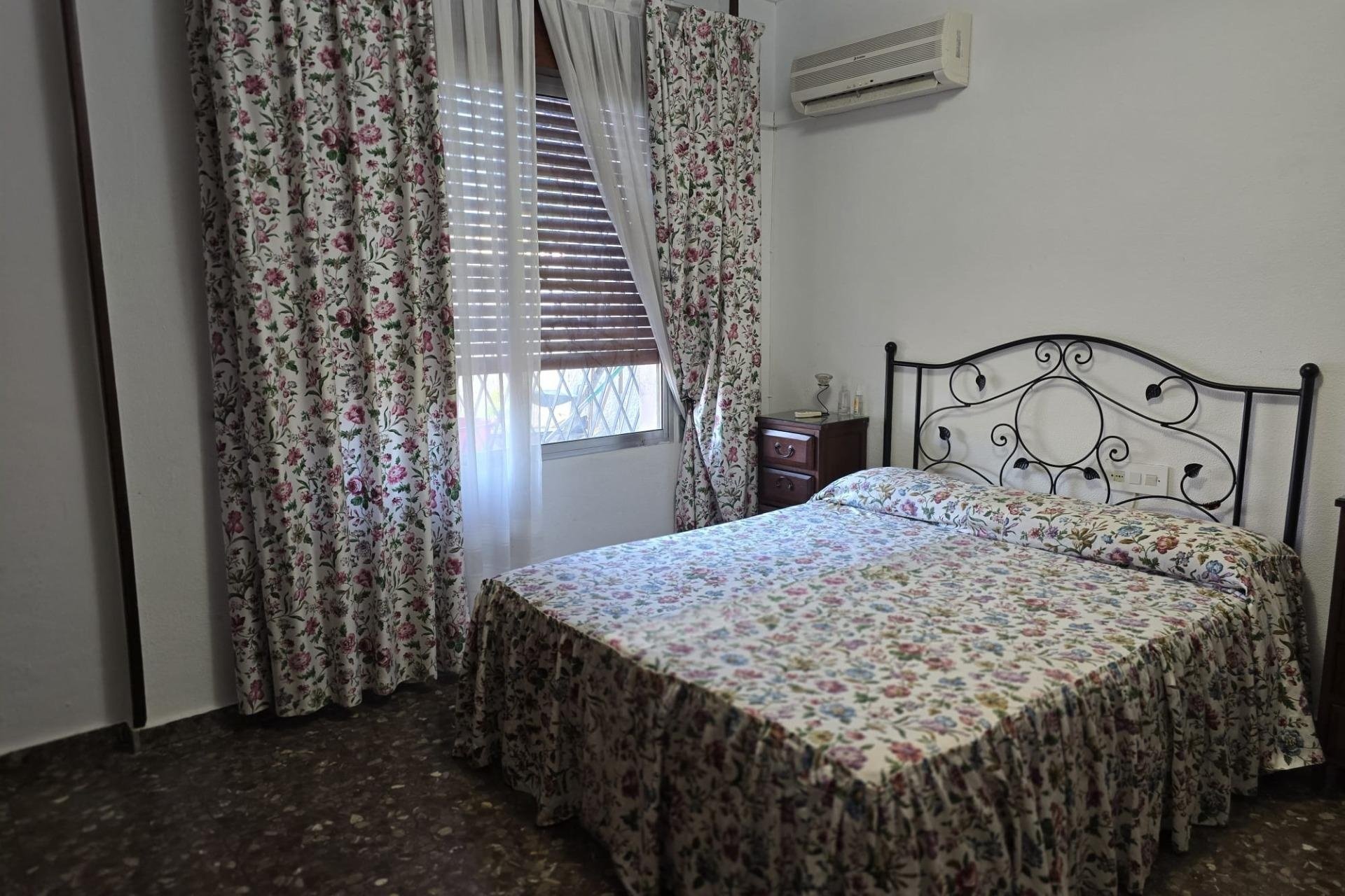 Herverkoop - Villa -
Orihuela Costa - Campoamor