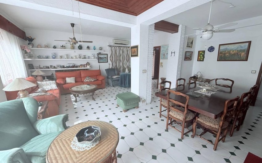 Herverkoop - Villa -
Orihuela Costa - Campoamor