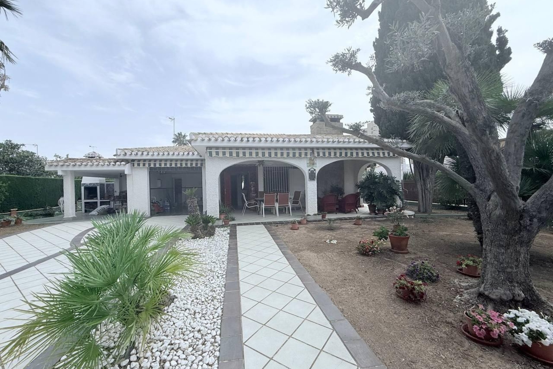 Herverkoop - Villa -
Orihuela Costa - Campoamor