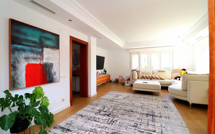 Herverkoop - Villa -
Orihuela Costa - Campoamor