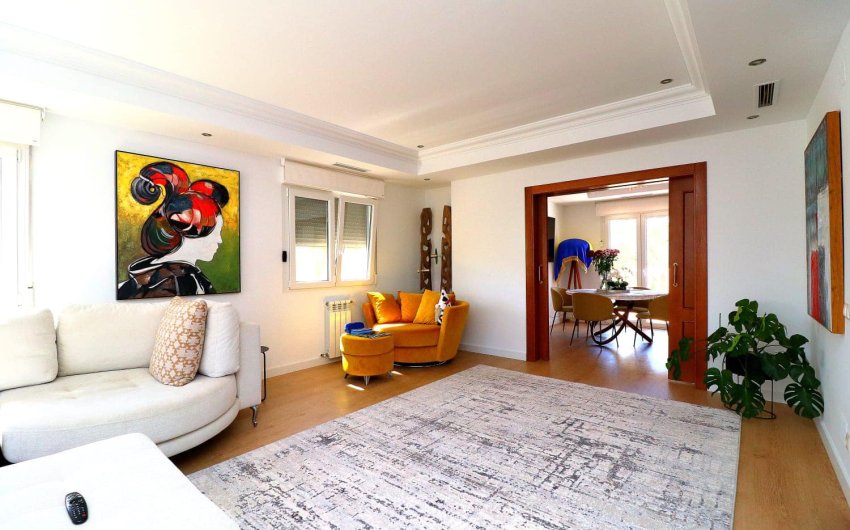 Herverkoop - Villa -
Orihuela Costa - Campoamor