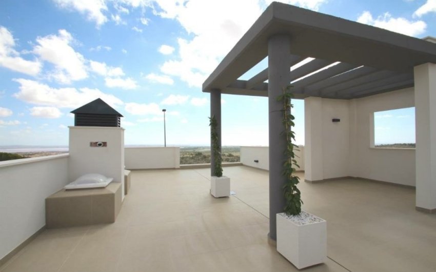 Herverkoop - Villa -
Orihuela Costa - Campoamor