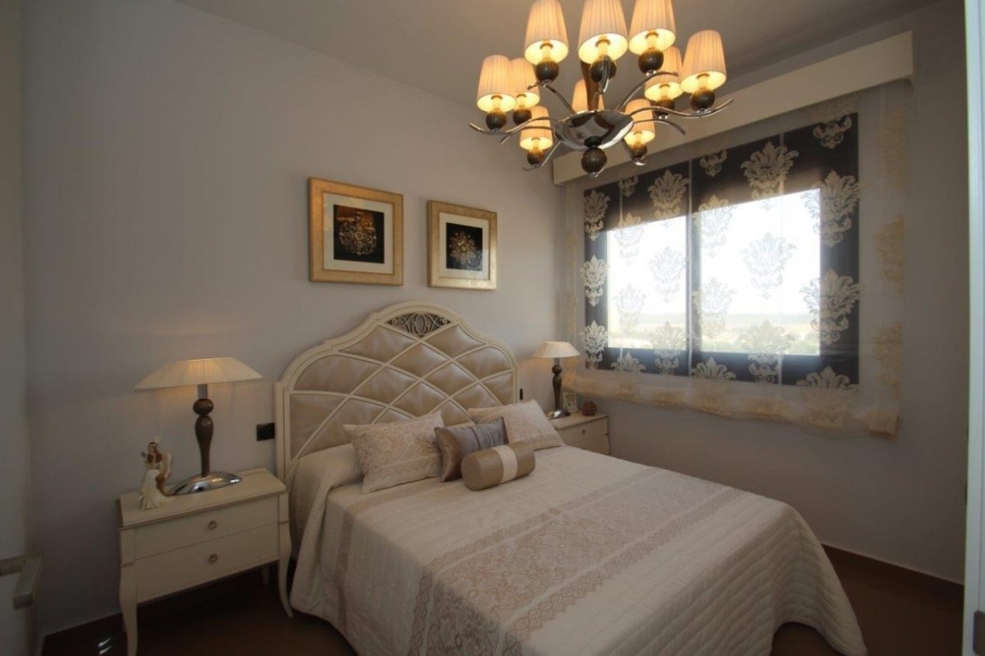 Herverkoop - Villa -
Orihuela Costa - Campoamor