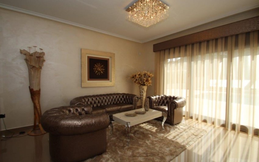 Herverkoop - Villa -
Orihuela Costa - Campoamor