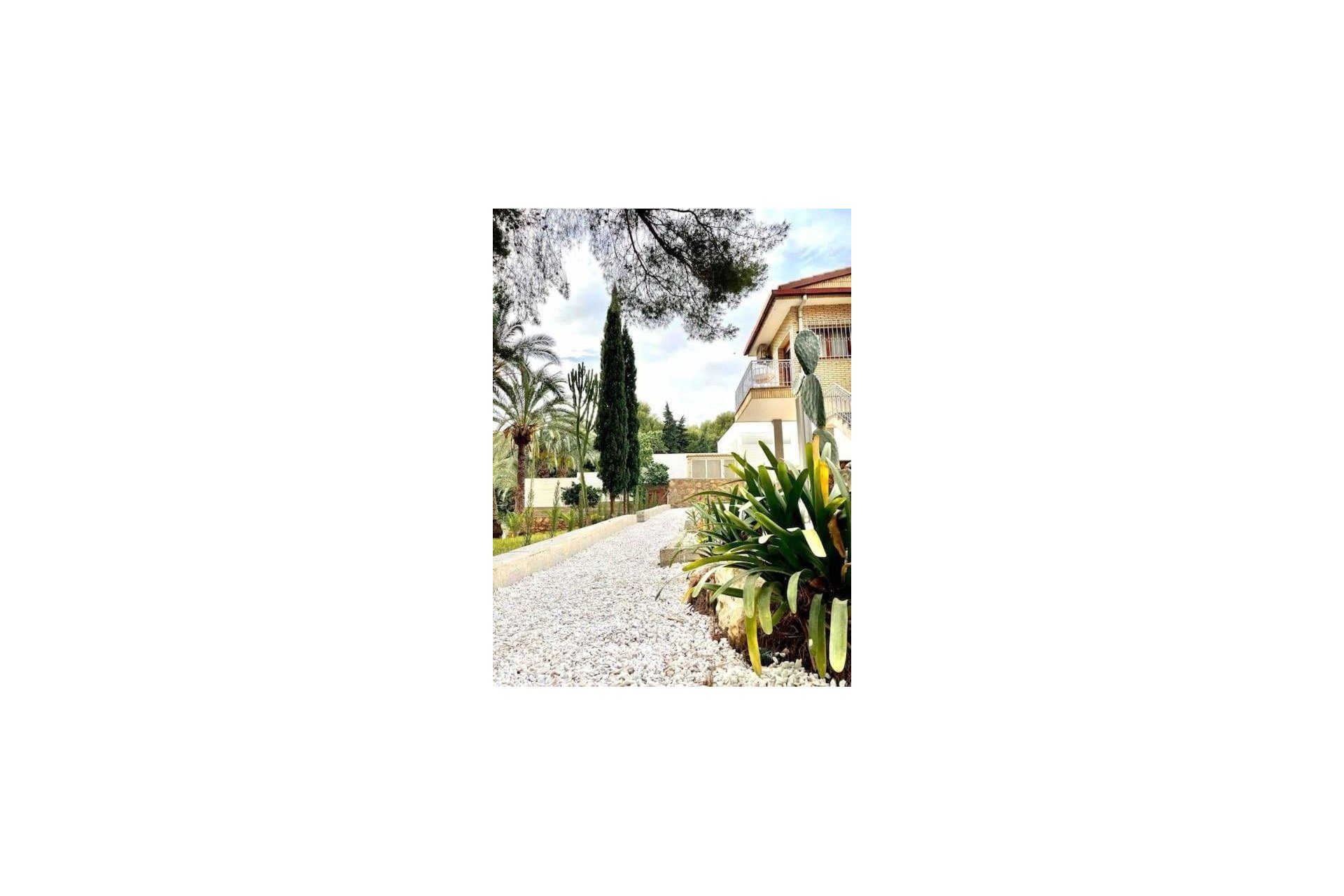 Herverkoop - Villa -
Orihuela Costa - Campoamor