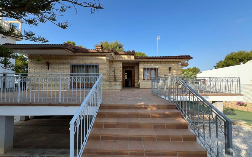 Herverkoop - Villa -
Orihuela Costa - Campoamor