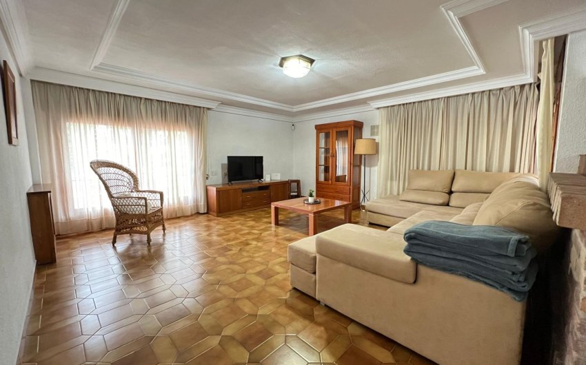 Herverkoop - Villa -
Orihuela Costa - Campoamor