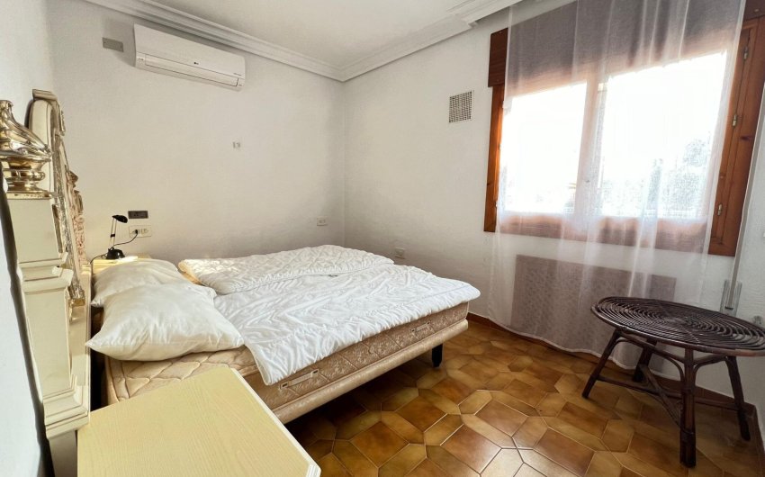 Herverkoop - Villa -
Orihuela Costa - Campoamor