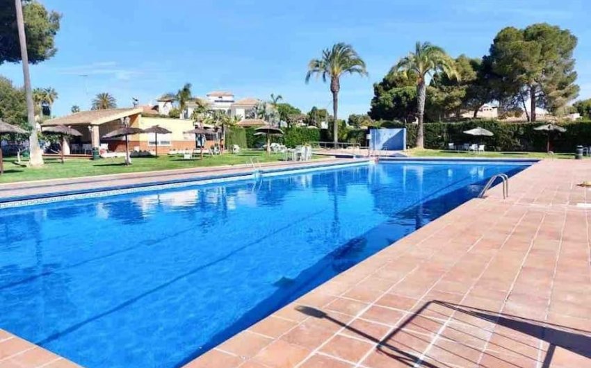 Herverkoop - Villa -
Orihuela Costa - Campoamor