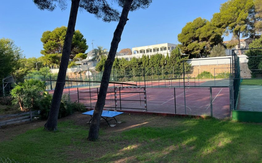 Herverkoop - Villa -
Orihuela Costa - Campoamor