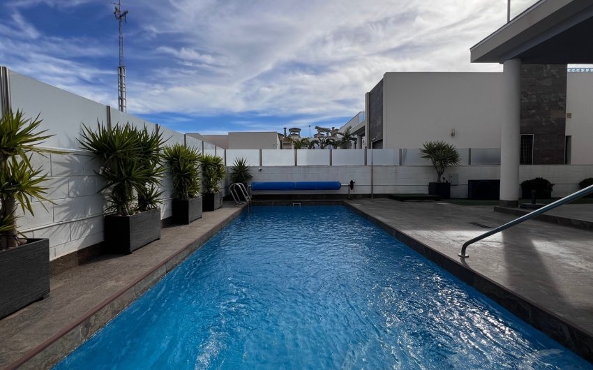 Herverkoop - Villa -
Orihuela Costa - Costa Blanca