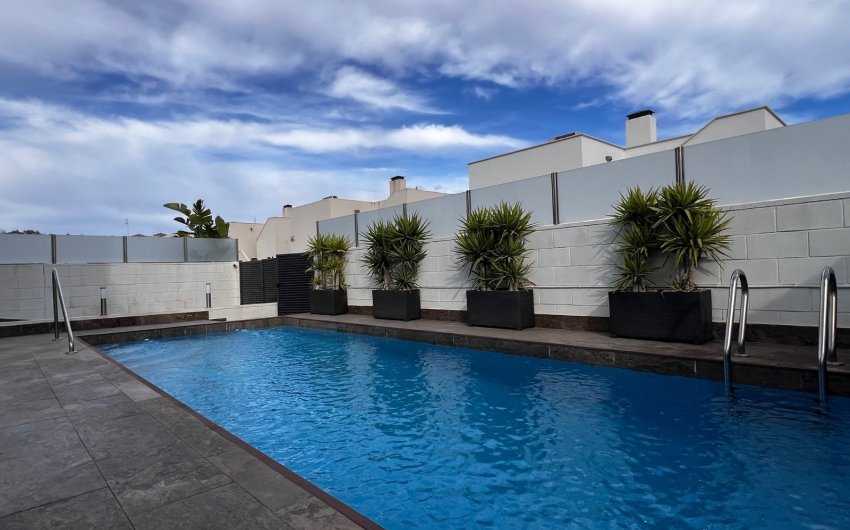 Herverkoop - Villa -
Orihuela Costa - Costa Blanca