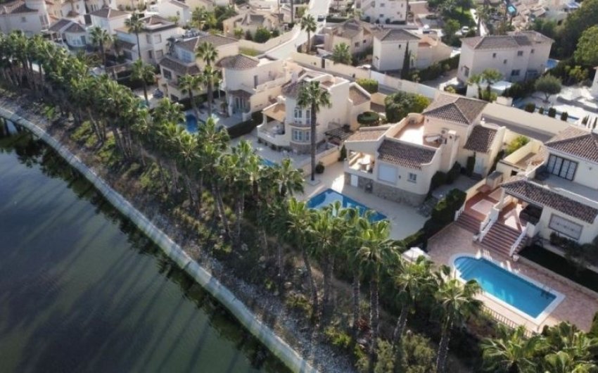 Herverkoop - Villa -
Orihuela Costa - Costa Blanca