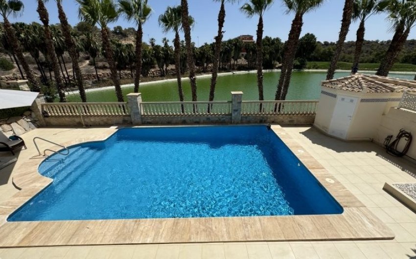 Herverkoop - Villa -
Orihuela Costa - Costa Blanca