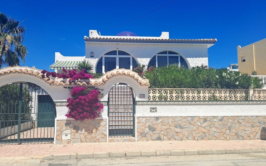 Herverkoop - Villa -
Orihuela Costa - Costa Blanca