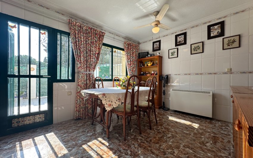 Herverkoop - Villa -
Orihuela Costa - Costa Blanca