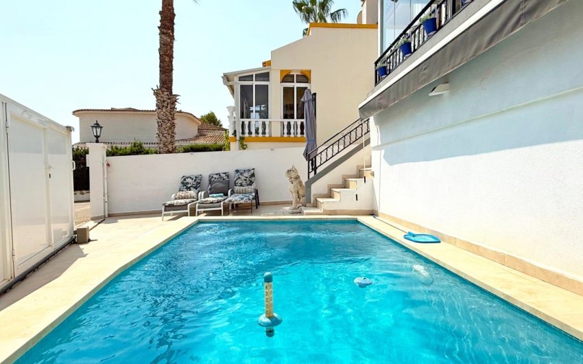 Herverkoop - Villa -
Orihuela Costa - Costa Blanca