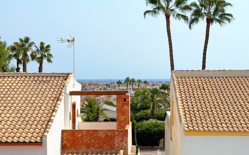 Herverkoop - Villa -
Orihuela Costa - Costa Blanca