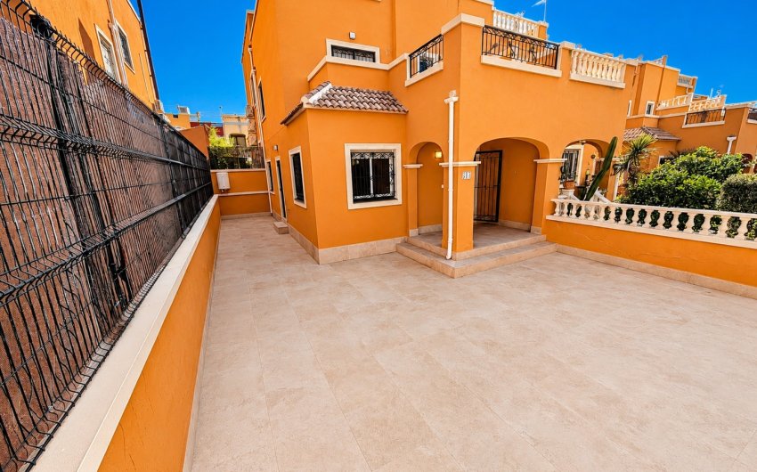 Herverkoop - Villa -
Orihuela Costa - Costa Blanca