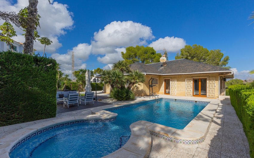 Herverkoop - Villa -
Orihuela Costa - Costa Blanca