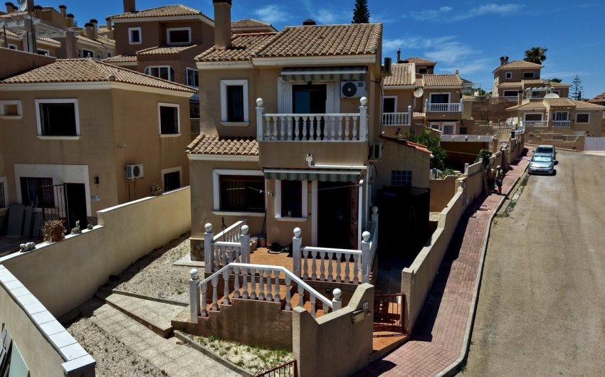 Herverkoop - Villa -
Orihuela Costa - Costa Blanca