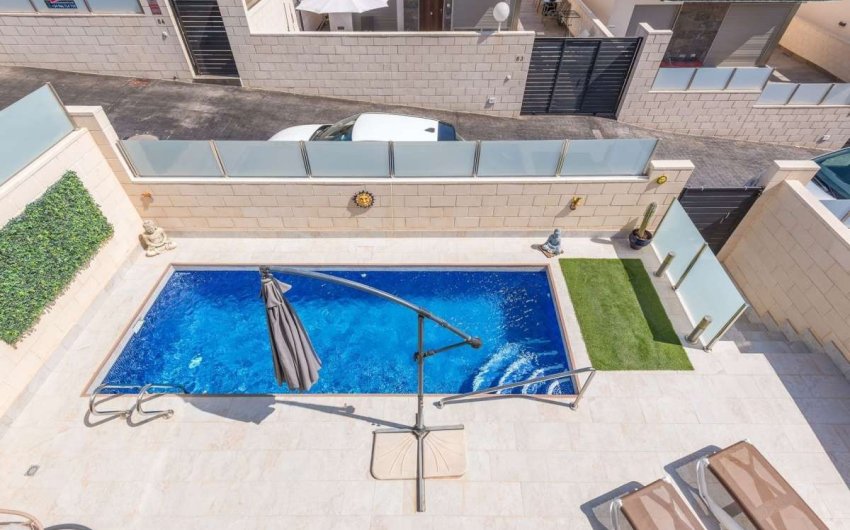 Herverkoop - Villa -
Orihuela Costa - Costa Blanca