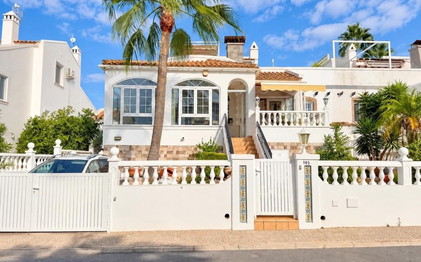 Herverkoop - Villa -
Orihuela Costa - Costa Blanca