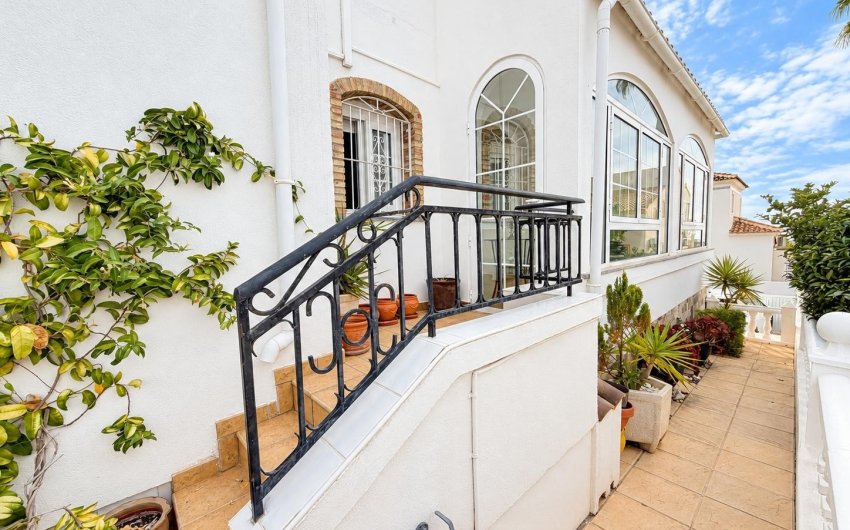 Herverkoop - Villa -
Orihuela Costa - Costa Blanca