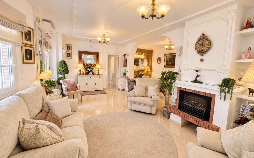 Herverkoop - Villa -
Orihuela Costa - Costa Blanca