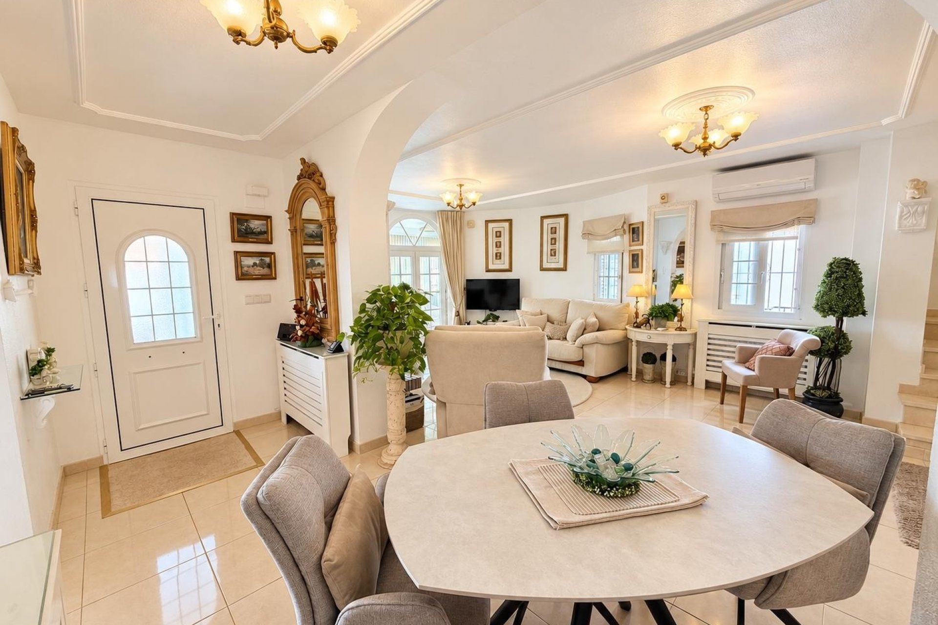 Herverkoop - Villa -
Orihuela Costa - Costa Blanca