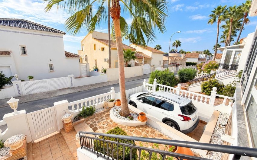 Herverkoop - Villa -
Orihuela Costa - Costa Blanca