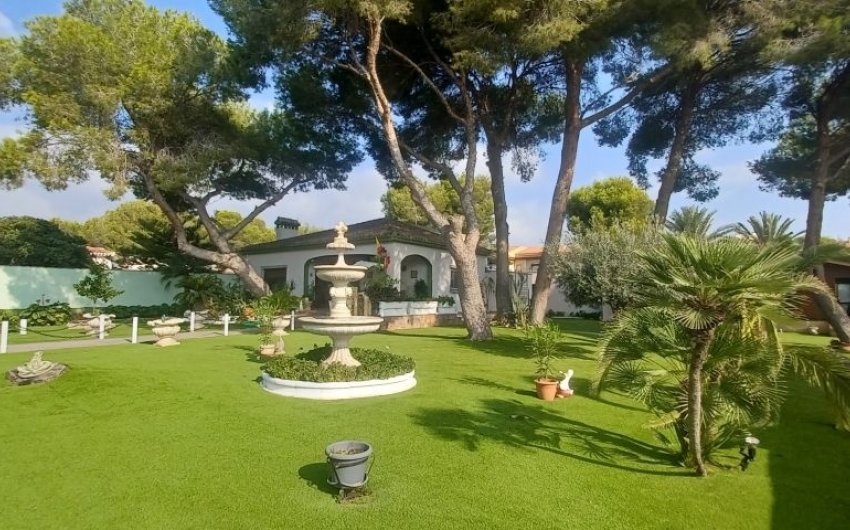 Herverkoop - Villa -
Orihuela Costa - Costa Blanca