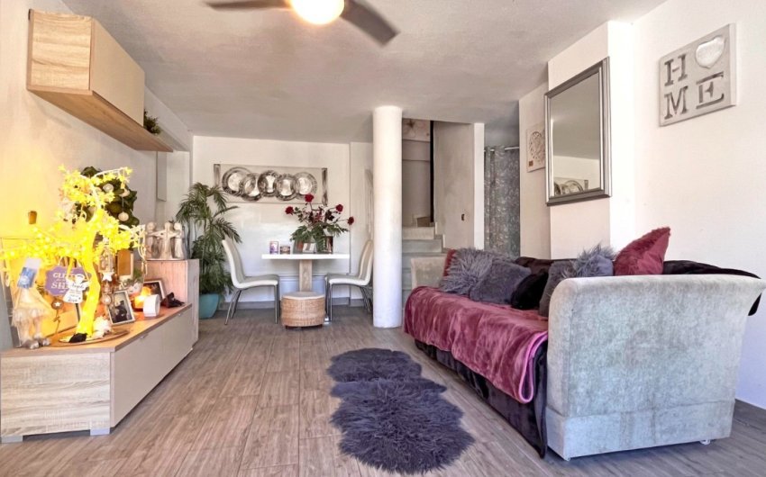 Herverkoop - Villa -
Orihuela Costa - Costa Blanca