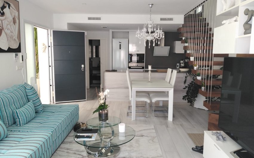 Herverkoop - Villa -
Orihuela Costa - Costa Blanca