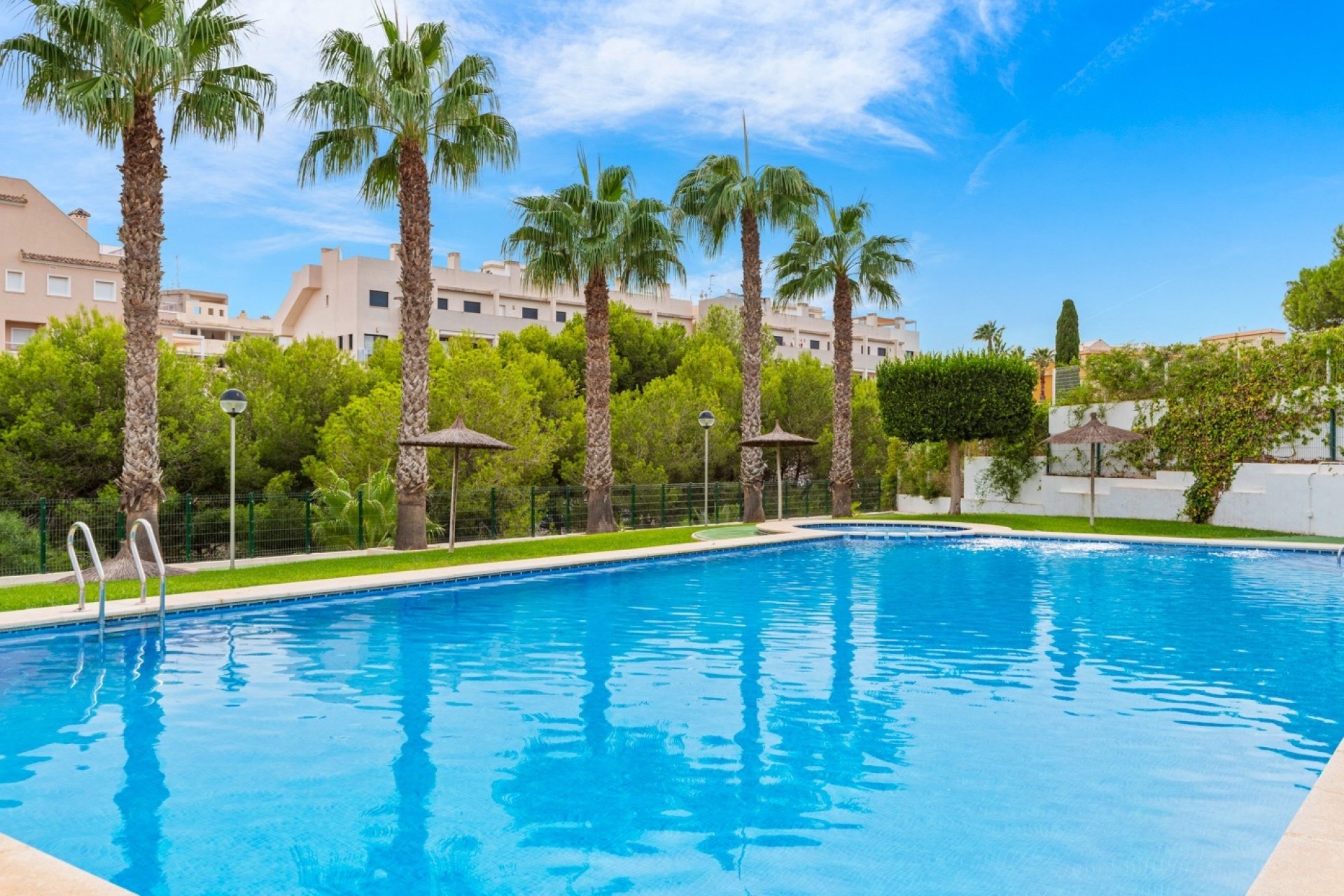 Herverkoop - Villa -
Orihuela Costa - Costa Blanca