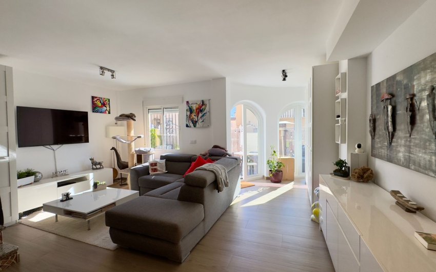 Herverkoop - Villa -
Orihuela Costa - Costa Blanca