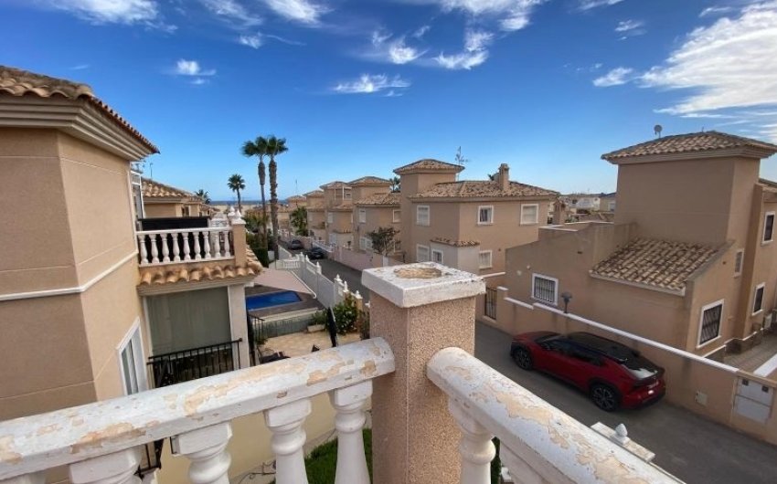 Herverkoop - Villa -
Orihuela Costa - Costa Blanca