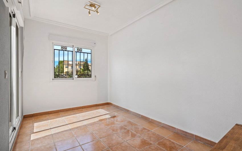 Herverkoop - Villa -
Orihuela Costa - Costa Blanca