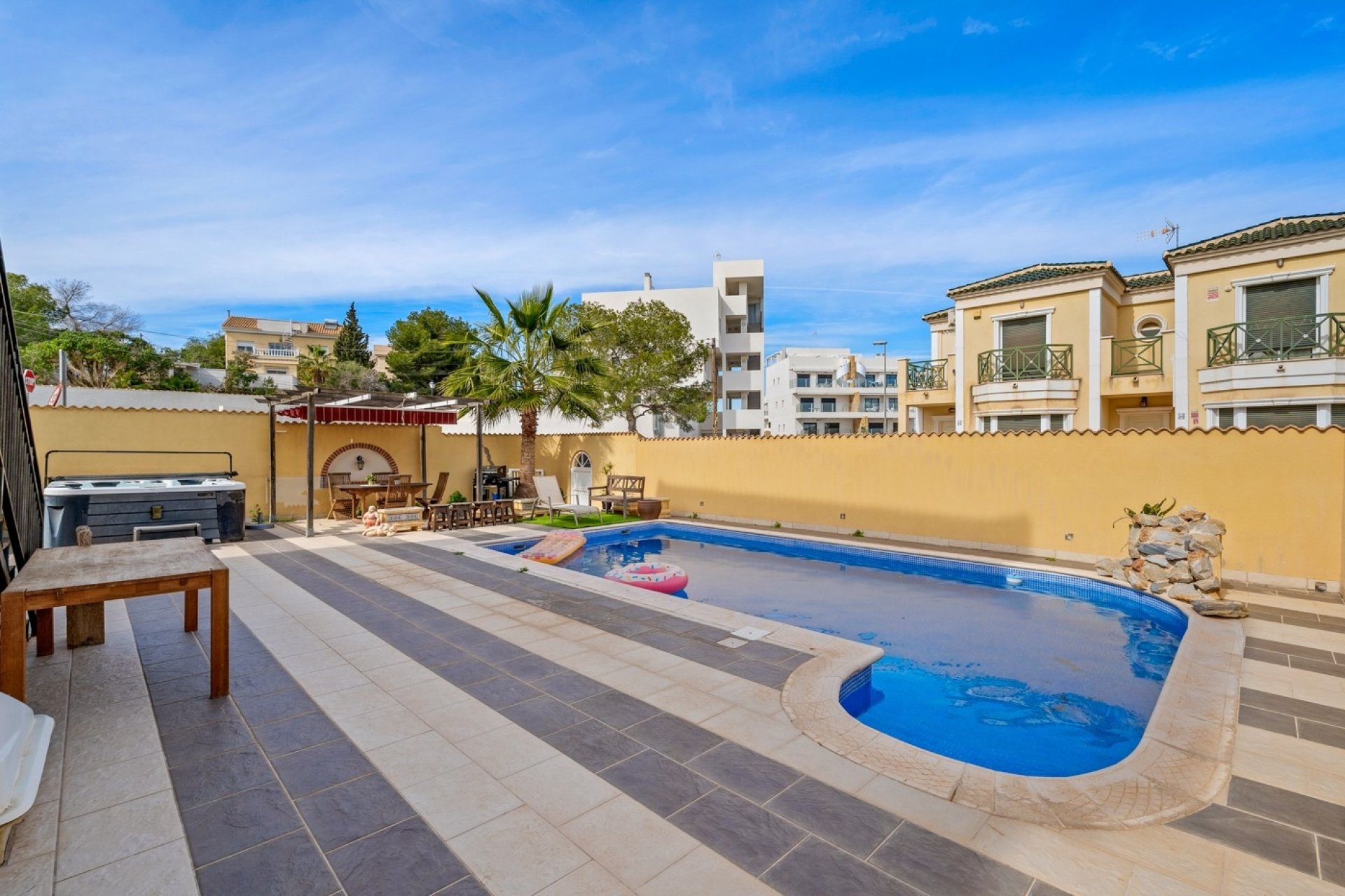 Herverkoop - Villa -
Orihuela Costa - Costa Blanca