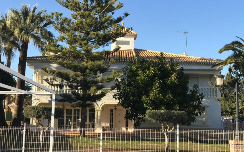 Herverkoop - Villa -
Orihuela Costa - Costa Blanca