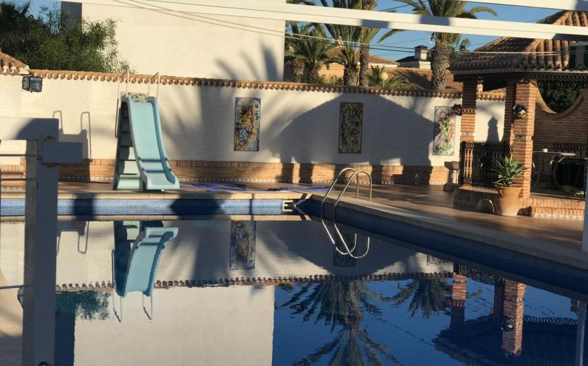 Herverkoop - Villa -
Orihuela Costa - Costa Blanca