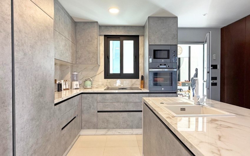 Herverkoop - Villa -
Orihuela Costa - Costa Blanca