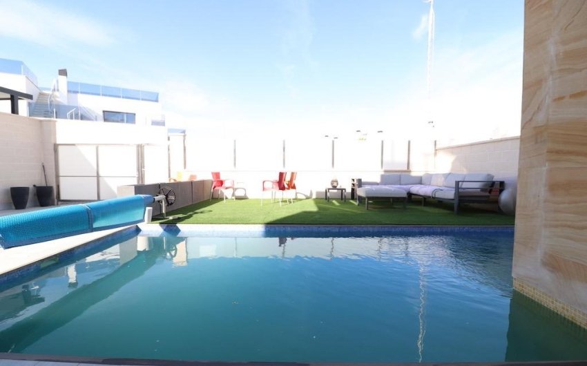 Herverkoop - Villa -
Orihuela Costa - Costa Blanca