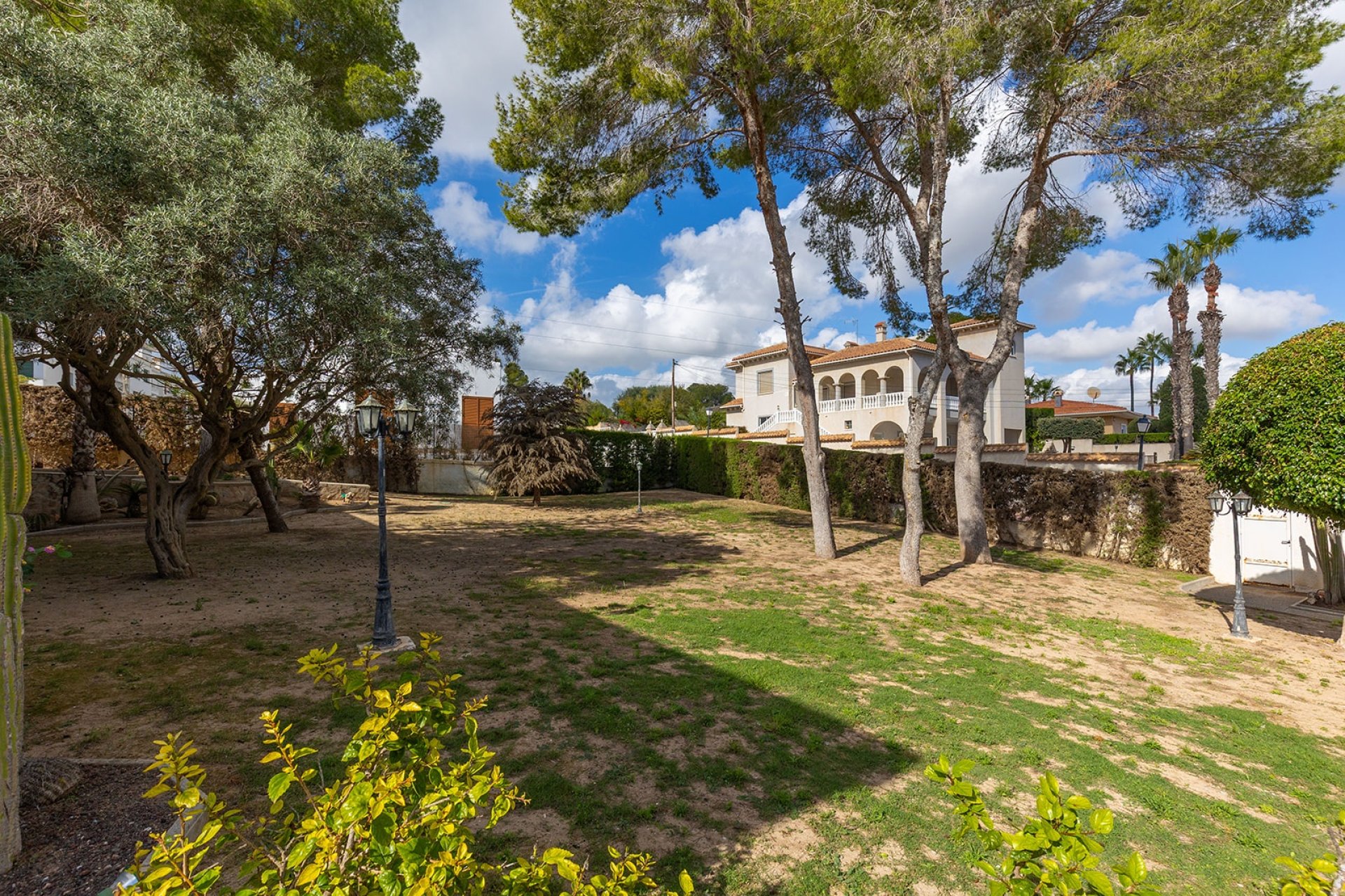 Herverkoop - Villa -
Orihuela Costa - Costa Blanca